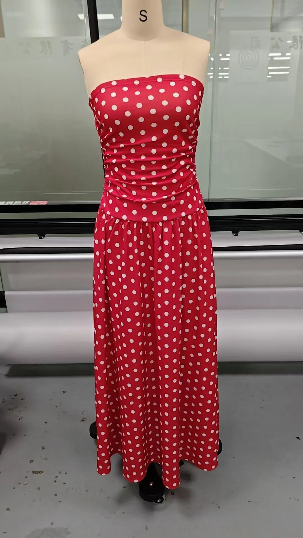 Vestido Largo a Lunares Strapless