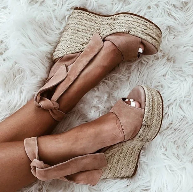 Sandalias con Taco Negro